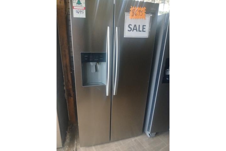 Nevera Midea side by side