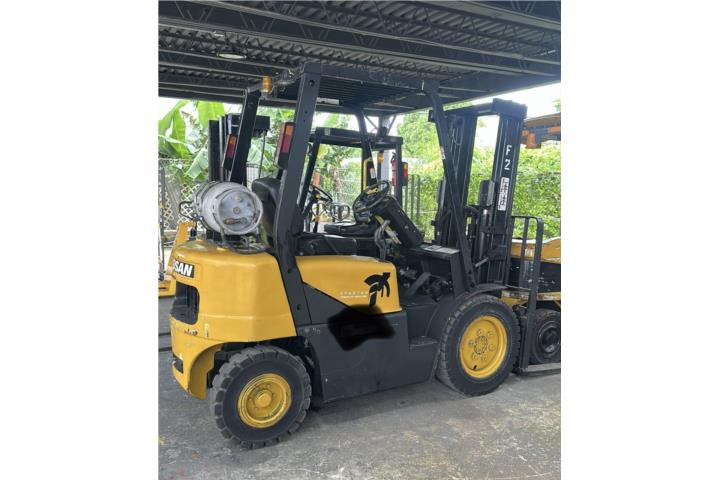 FORKLIFT NISSAN 4,000 LBS PATIO