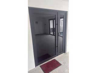 PUERTAS DE ENTRADA A SU HOGAR COLOR NEGRO