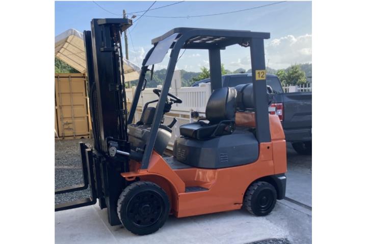 TOYOTA FORKLIFT 5,000 LBS 16 USADO
