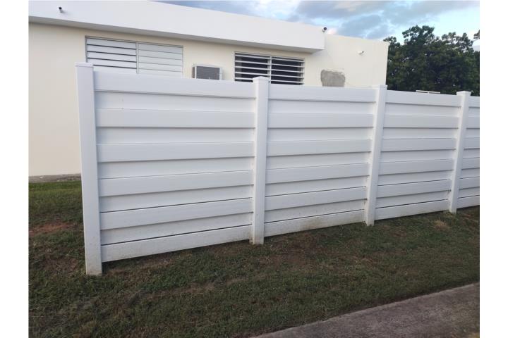 Verja PVC Modelo: Horizontal-Staggered