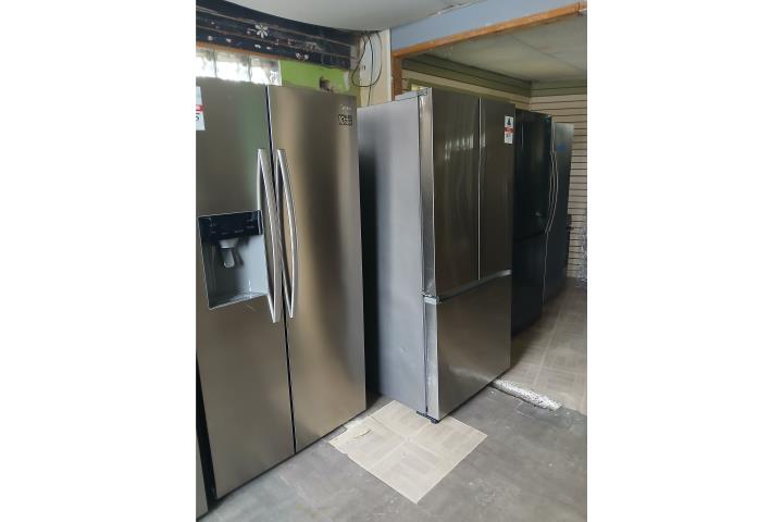 Variedad de neveras en stainless steel