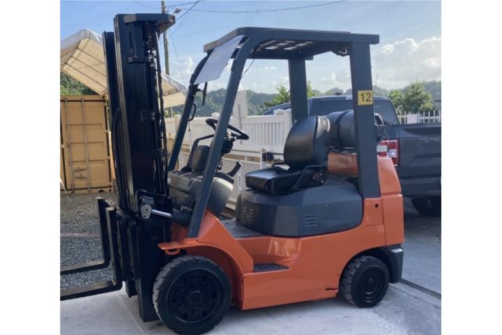 FORKLIFT TOYOTA 5,000lbs SUBE 16