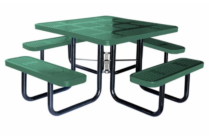 PICNICS TABLES USA