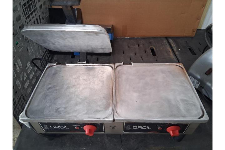 COMBINACION TOSTADORA-PLANCHA 120V