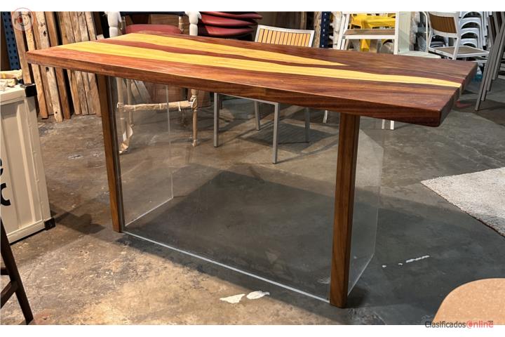 Mesa de Recepcion, Puerto Rico