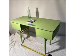 Escritorio y infantil y silla MCM Años 60-70 