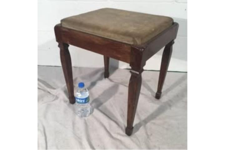 Sillita de Piano Vintage. Bien diseñado. Años