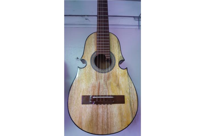 Cuatro puerto rico artesanal