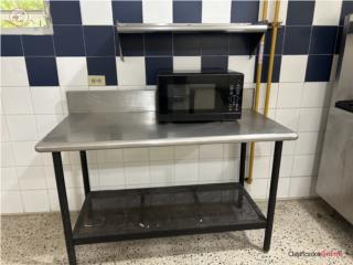 Mesa con tope de acero inoxidable comercial, Equipo Comercial / Educativo Puerto Rico
