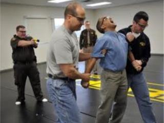 CLASES DE USO Y MANEJO DE TASER PHAZZER