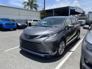 Toyota Puerto Rico  2022 TOYOTA SIENNA PLATINUM HYBRID  