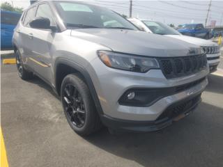 Jeep Puerto Rico IMPORTA ALTITUDE GRIS CLARA TECHO NEGRO 4X4