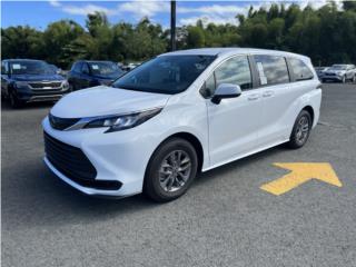 Toyota Puerto Rico SIENNA LE PUERTAS ELECTRNICAS NEW 2025