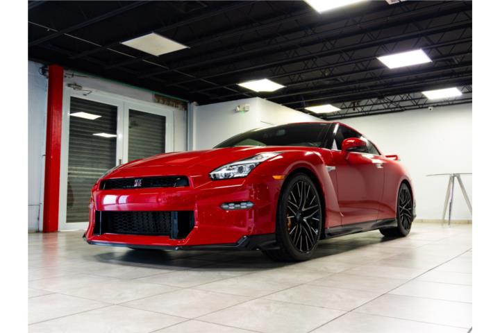 Nissan GT-R