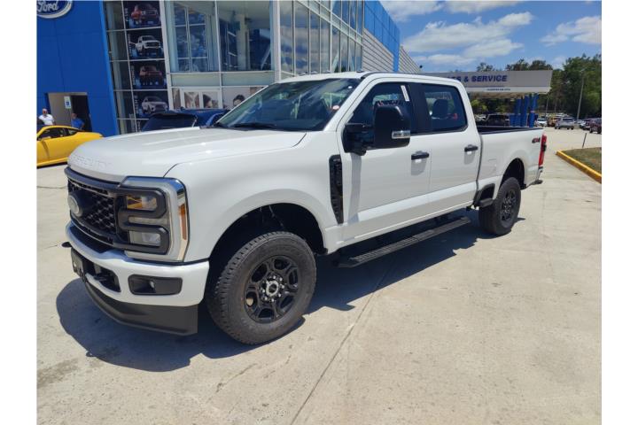 Ford F-250 2024 STX 4x4 OxfordWhite