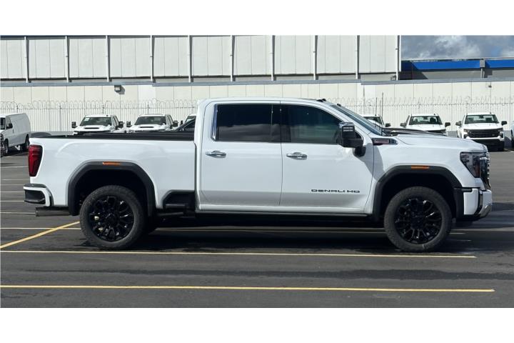 GMC Sierra 2500HD Denali 5th Wheel