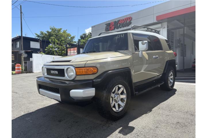 Toyota FJ CRUISER NUEVA EN INVENTARIO