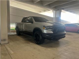Avil�s Auto @ The Mall of San Juan Puerto Rico