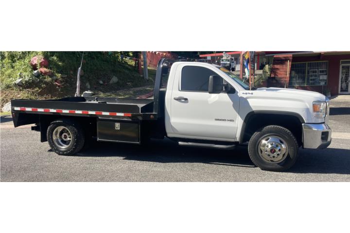 GMC Sierra 4x4 Flatbed Truck