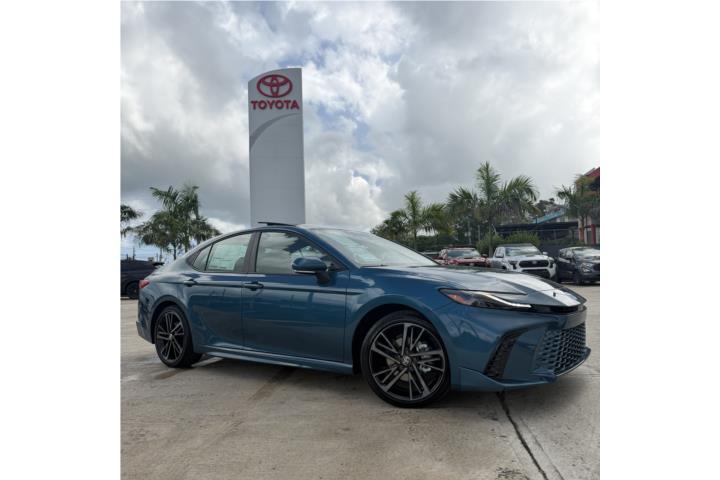 Toyota Camry XSE panorámico 2026
