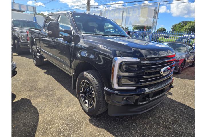 Ford F-250 Platinum Black Package Turbo Diesel