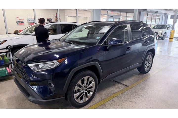 2020 Toyota RAV4 XLE PREMIUM 11k Millas