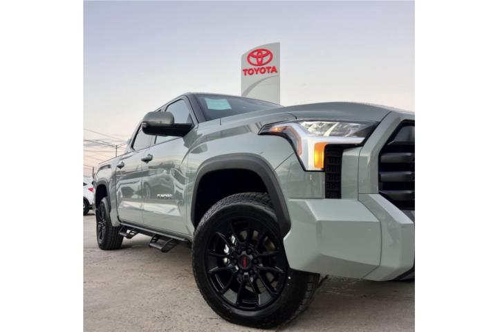 Toyota Tundra SR5 premium 2025