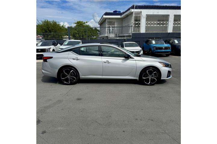 Nissan Altima del 2025