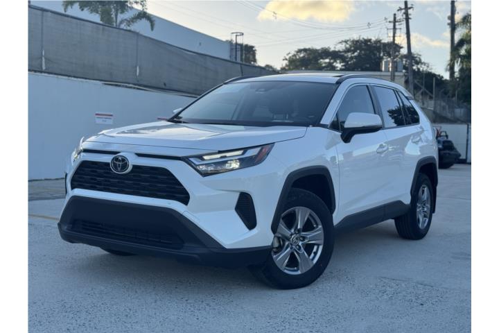 RAV 4 XLE 24/SOLO 14 MIL MILLAS