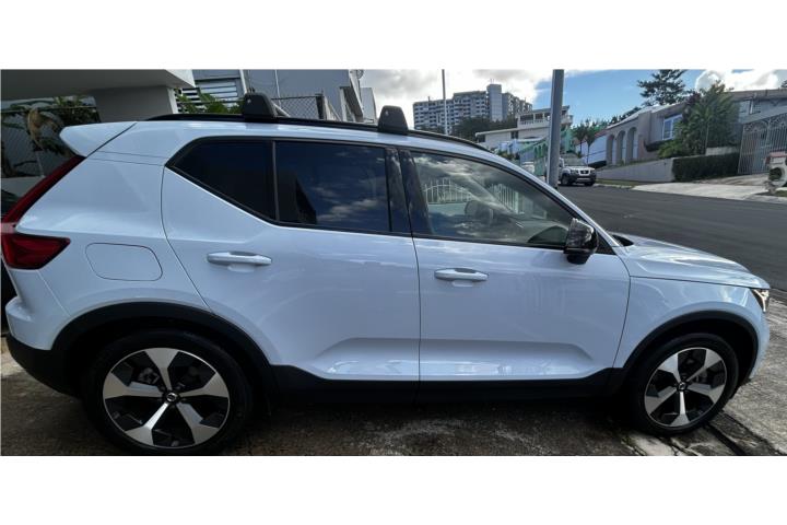 Volvo XC40 AWD Hybrid