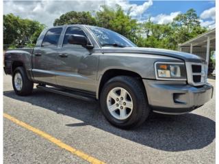 Dodge Dakota 2011 extra clean!