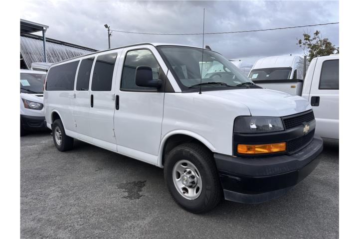 2022 Chevrolet Express Passenger Van