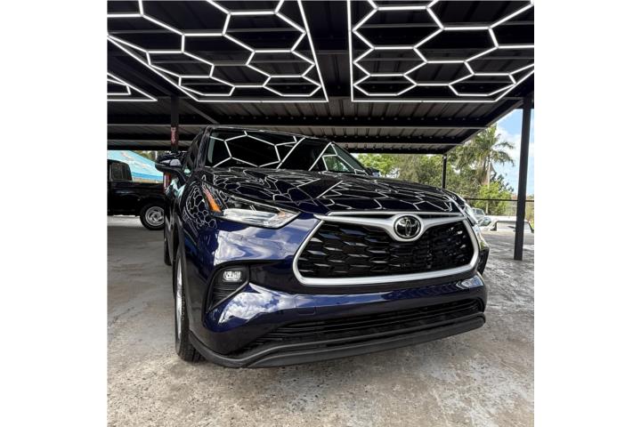 2022 Toyota Highlander LE