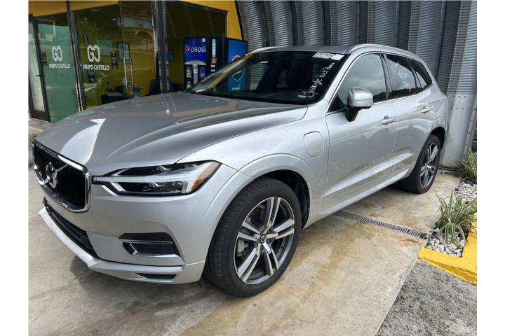 2020 Volvo XC60 T8 Momentum