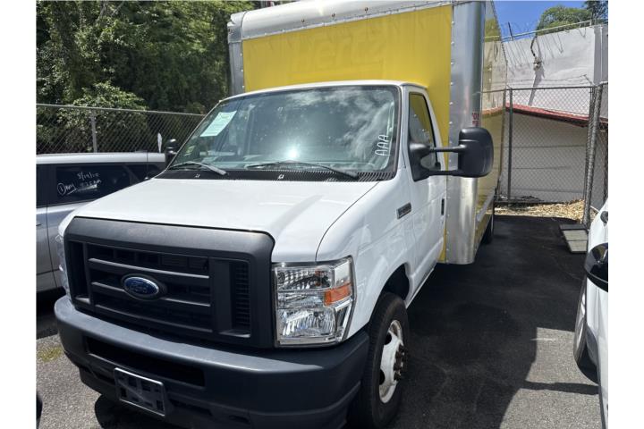 Ford E-350 2022 con Cajón Seco