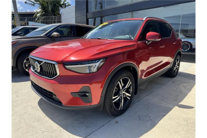 2023 Volvo XC40 B4 Turbo