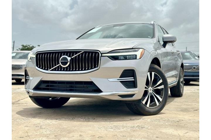 2023 Volvo XC60 Recharge T8 Core Bright AWD
