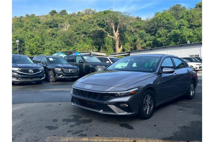 Hyundai Elantra del 2024