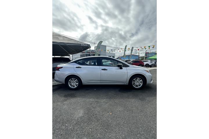 Nissan Versa del 2024