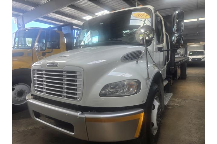2017 Freightliner M2 Plataforma