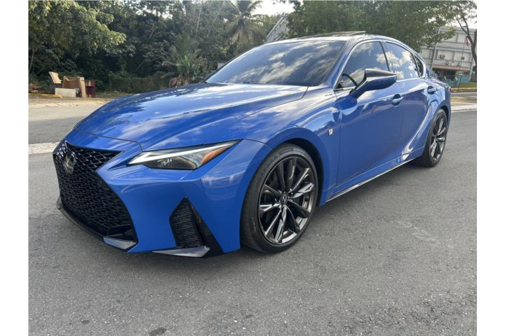 2023 Lexus IS