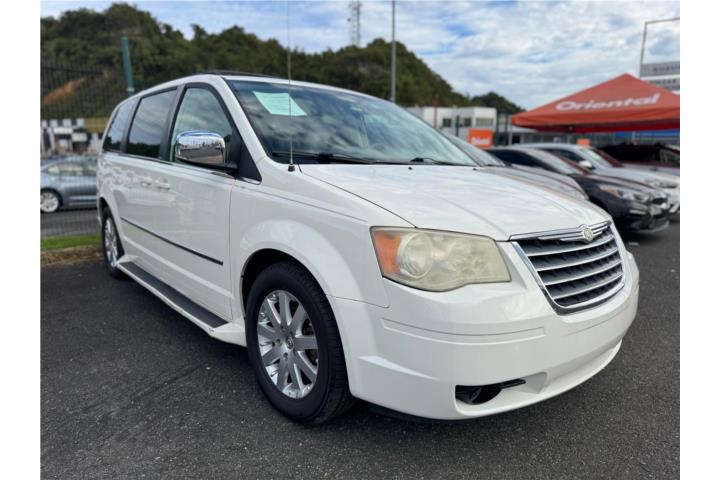 2010 Chrysler Town & Country