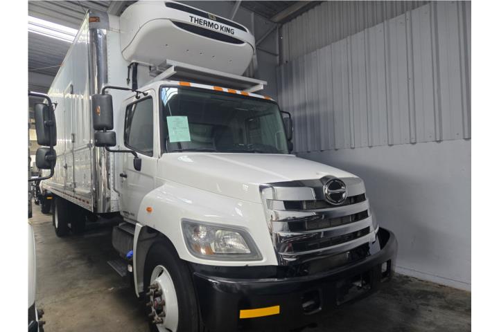 2020 Hino 338 Thermo King 26FT
