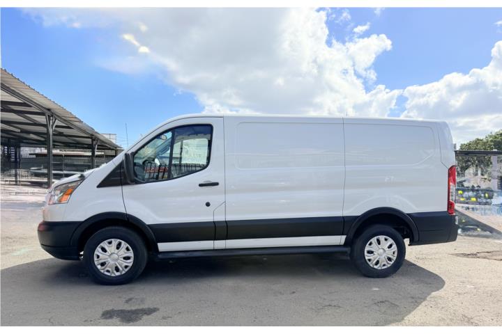 2018 Ford Transit 250 Medium Roof