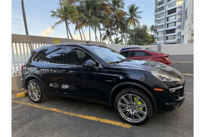 Porsche Cayenne E-Hybrid del 2016