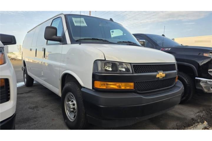 2024 Chevrolet Express 2500 Extended Cargo Van