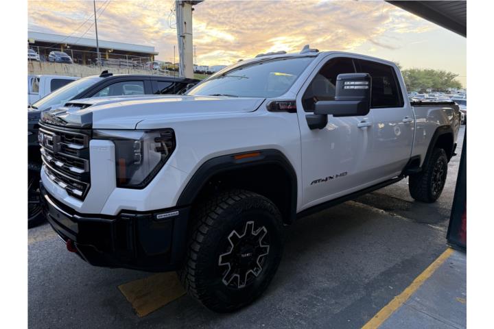 GMC Sierra 2500HD AT4X Duramax