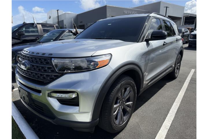 2022 Ford Explorer XLT Premium