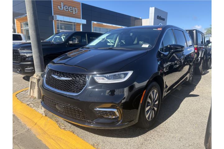 2024 Chrysler Pacifica Hybrid